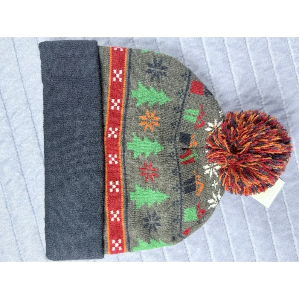 Capelli New York Christmas Beanie NWT Gray Fair Isle Pom Pom Holiday Hat OS